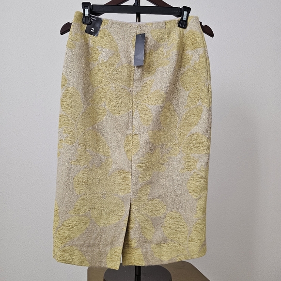 The Limited high waist  floral skirt - Picture 7 of 9